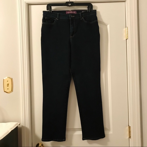 Gloria Vanderbilt Jean - Picture 3 of 11